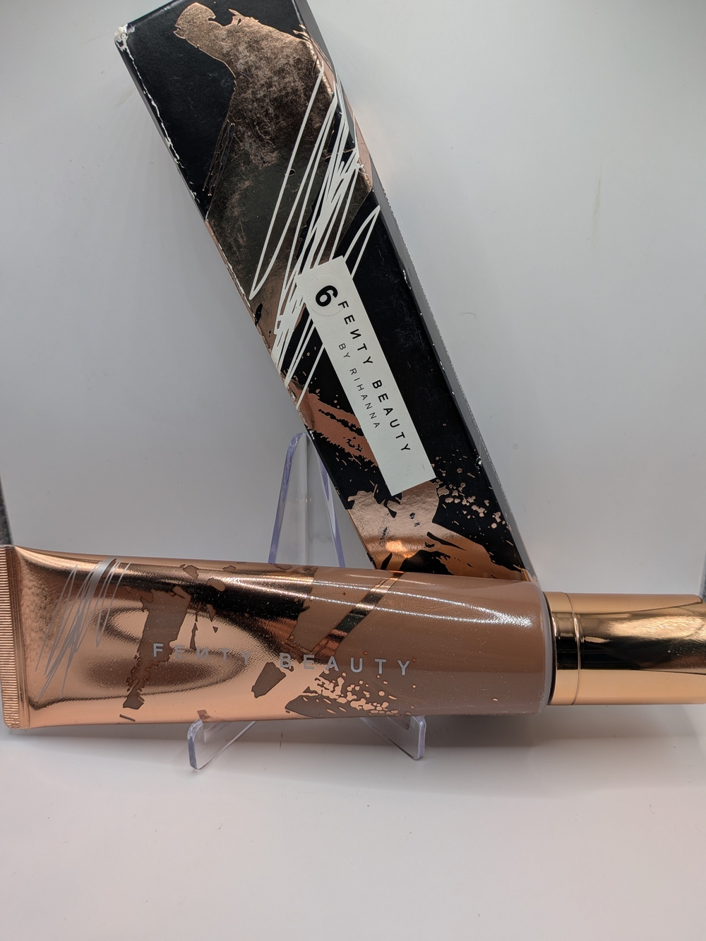 Fenty Beauty Radiant Face Primer - Rose Gold